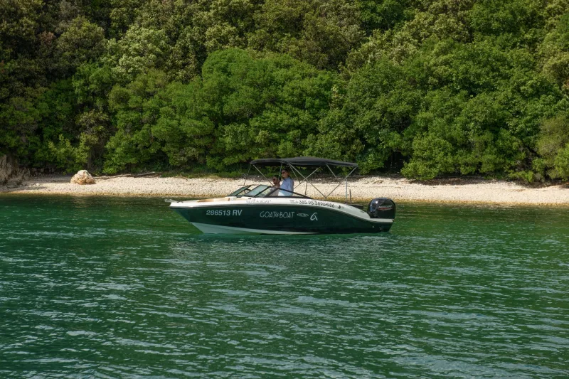 Speedboottour door de archipel van Rovinj, de Lim-fjord & de zuidelijke baaien
