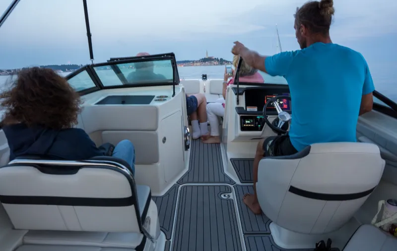Delfintour bei Sonnenuntergang – Schnellboot-Tour