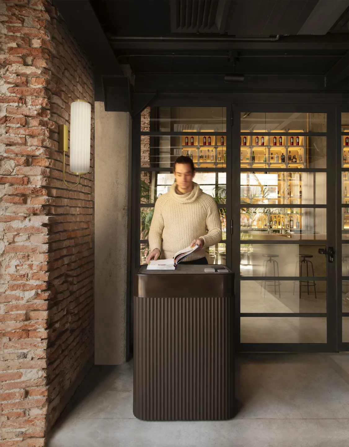 Cordiale Welcome – Moderan pult za recepciju i bar za vanjske prostore - SLIDE